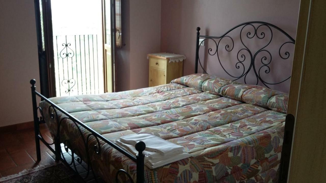 Вілла Alloggi Agrituristici Antica Dimora San Demetrio ne' Vestini Екстер'єр фото